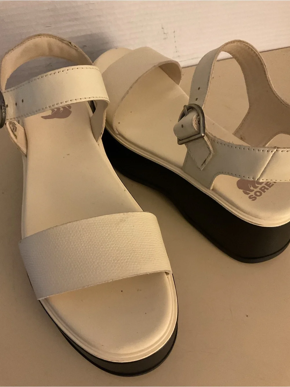 Sorel women crème leather platform wedge sandals US 8